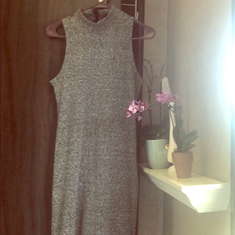 Forever 21 Gray Sleeveless Dress sz M